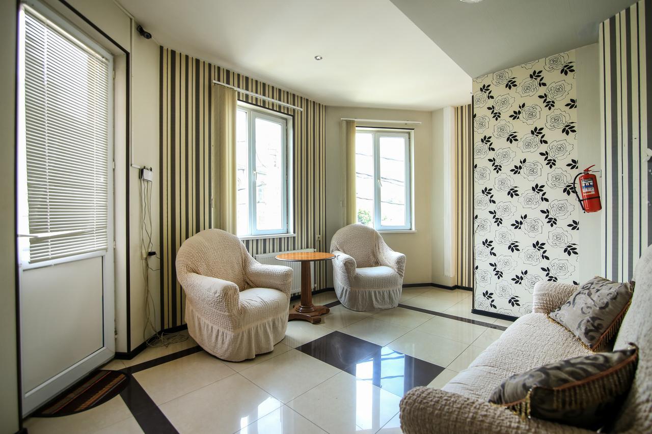 Georgian Palace Tbiliszi Kültér fotó