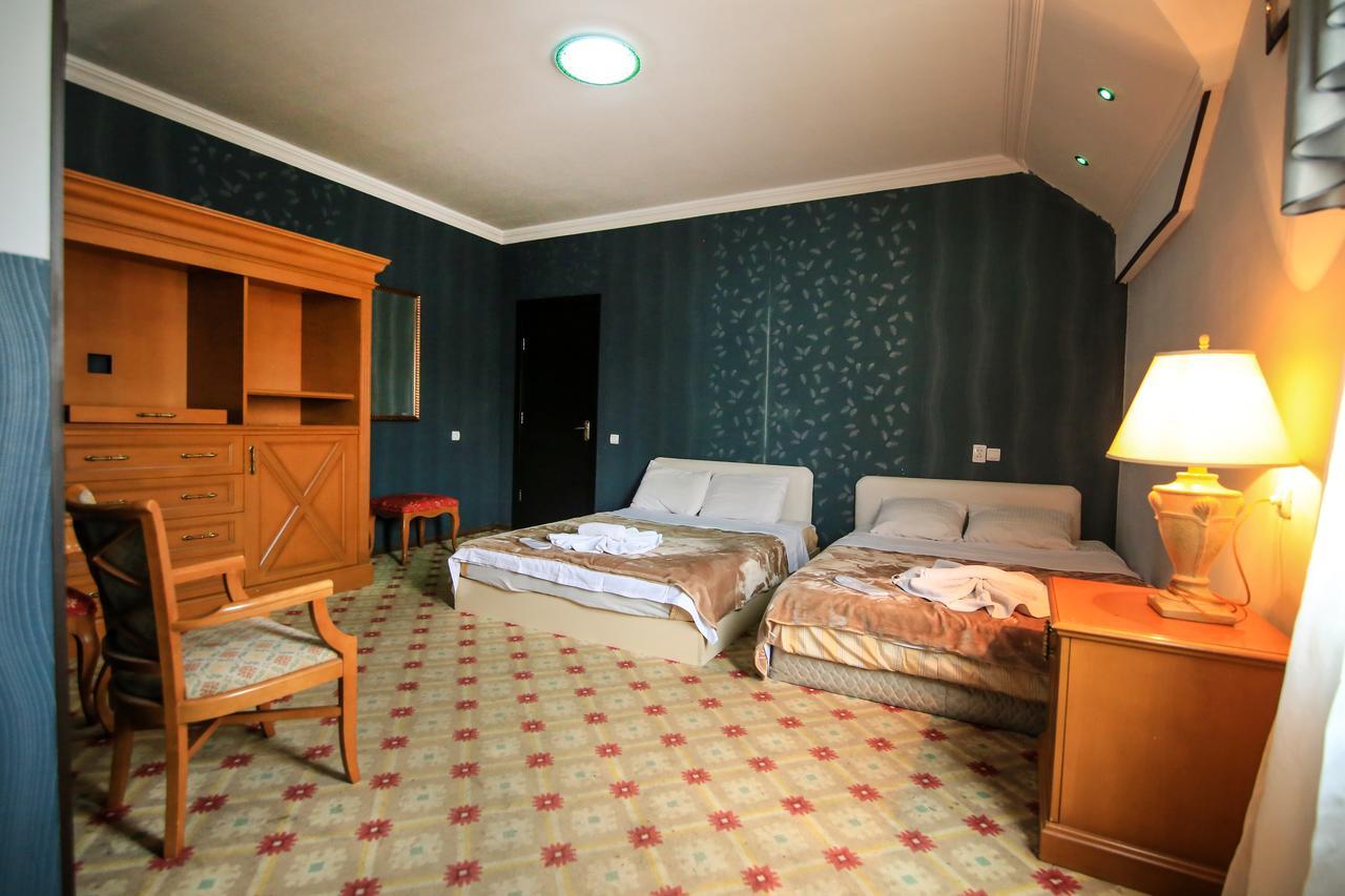 Georgian Palace Tbiliszi Kültér fotó