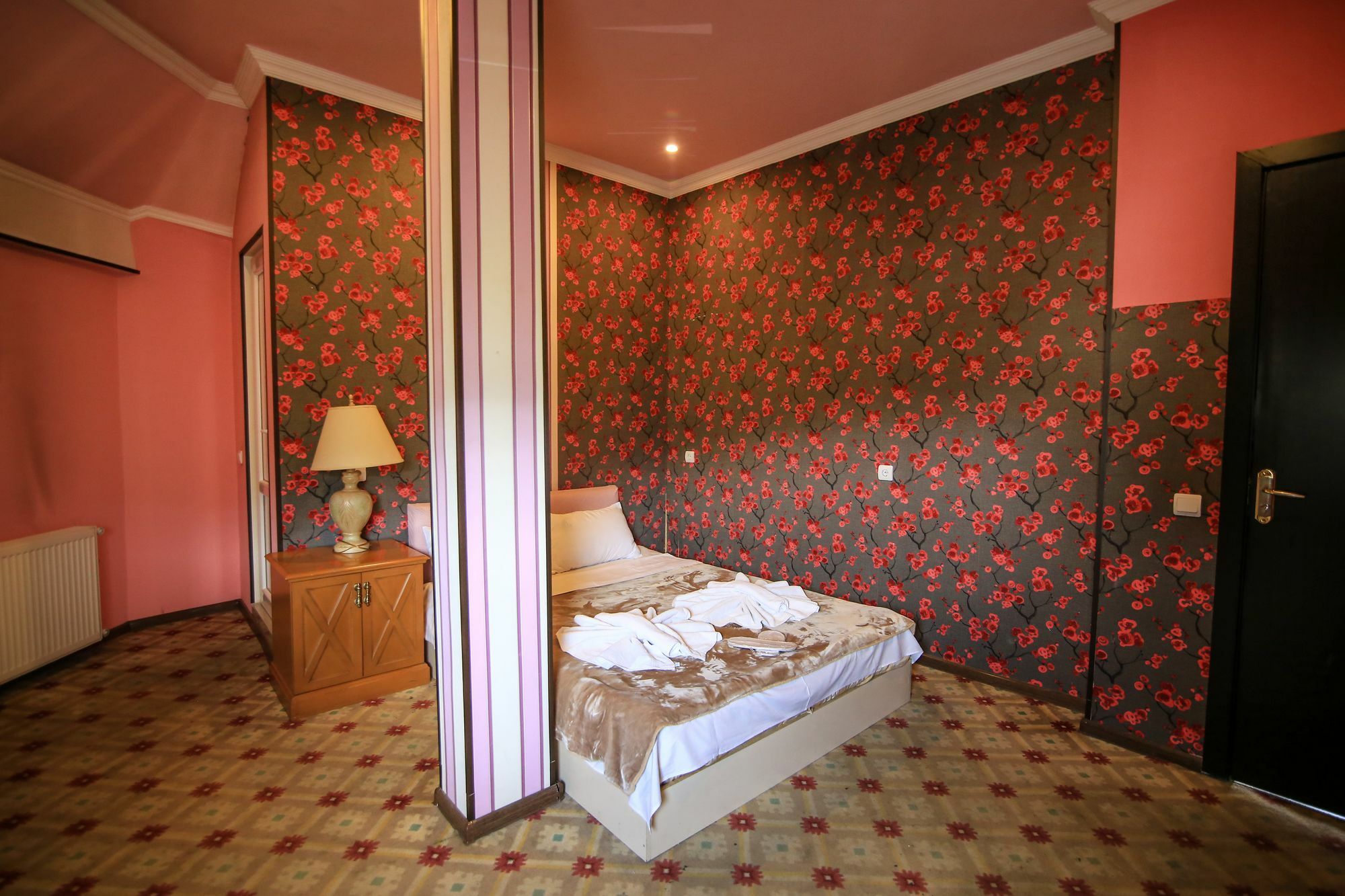 Georgian Palace Tbiliszi Kültér fotó